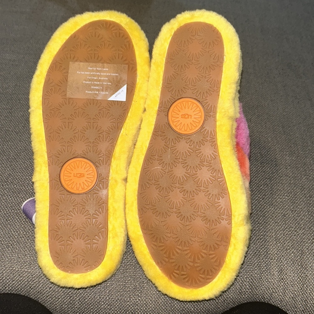 Ugg Pride Fluff Yeah Slide Size 7w - image 3
